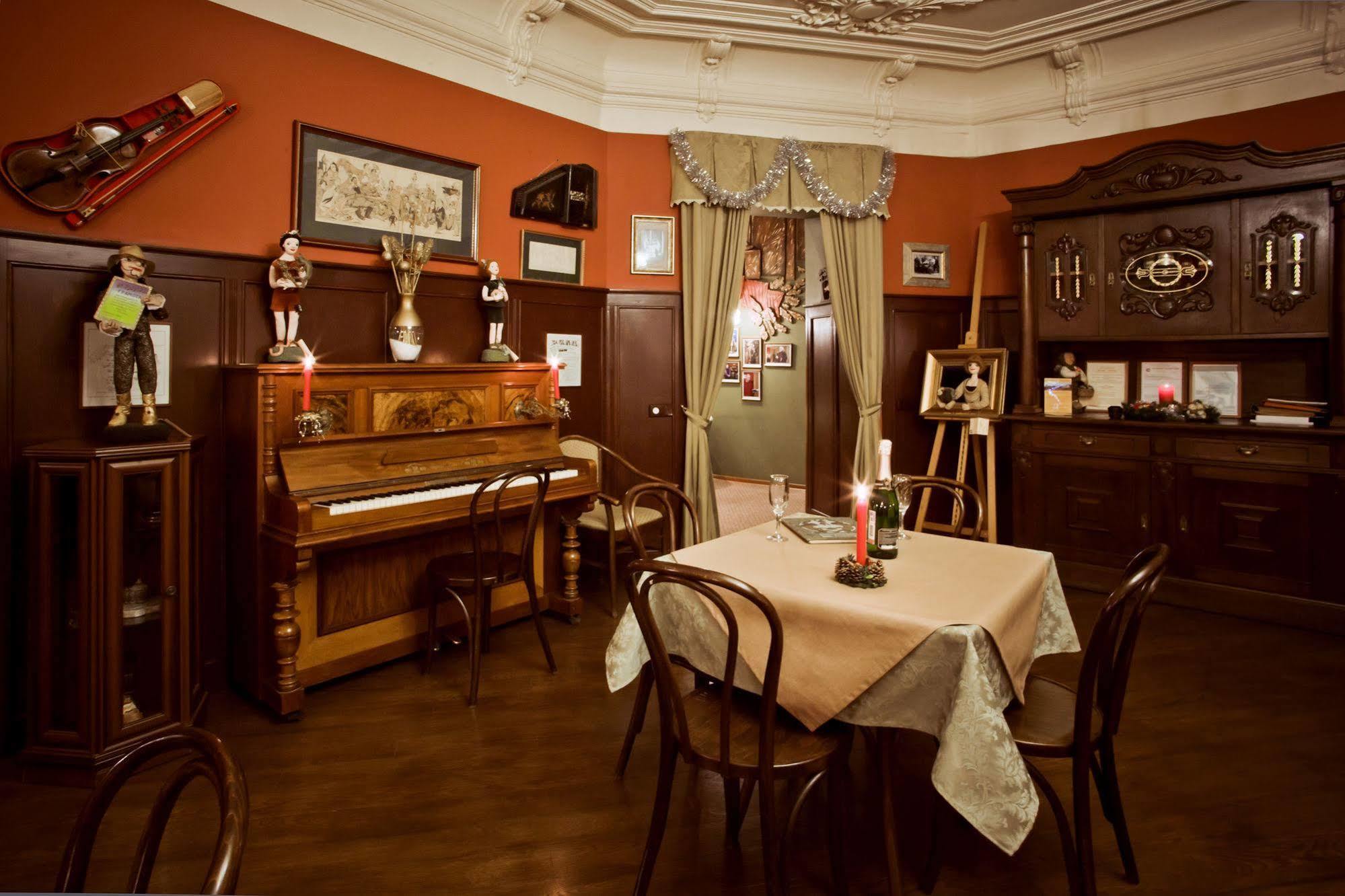 Мини-отель Старая Вена Санкт-Петербург Экстерьер фото